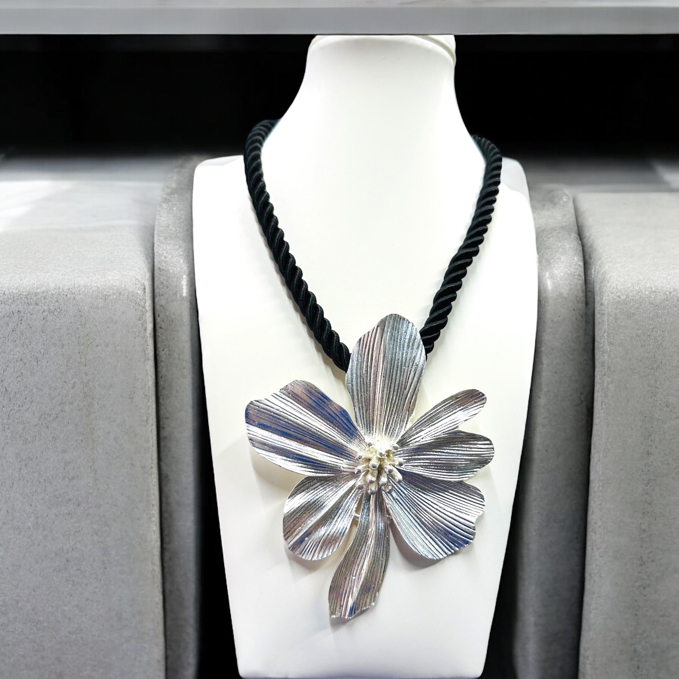 Collana fiore argentato