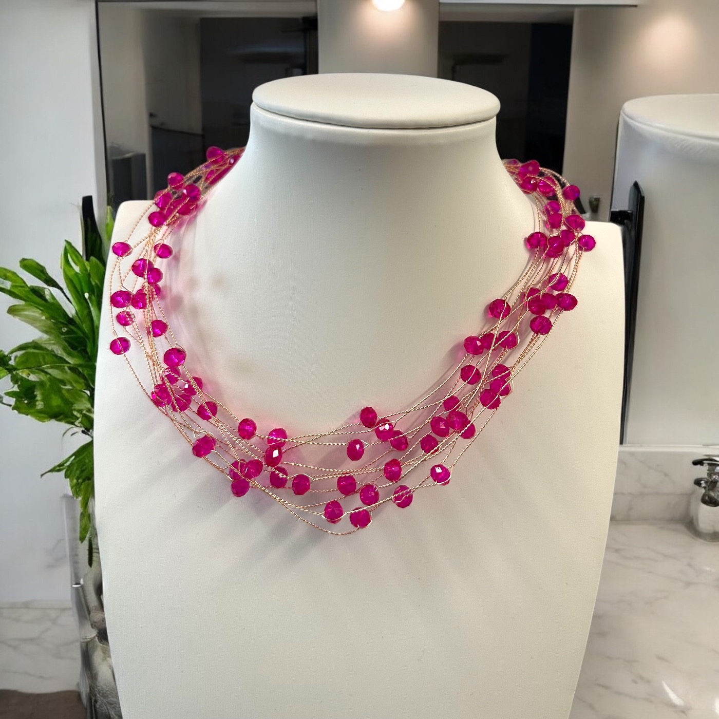 Girocollo perline fucsia